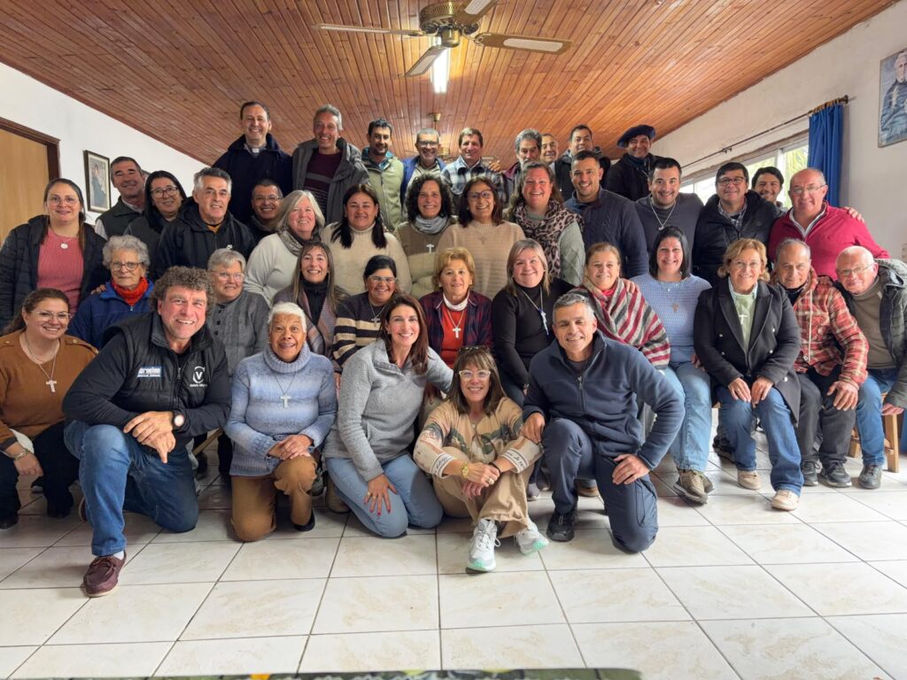 Grupo de cursillistas reunidos en Uruguay
