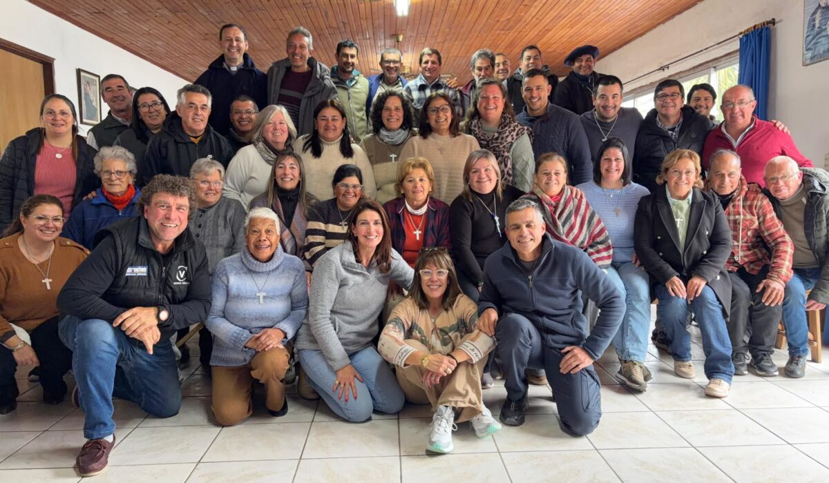 Grupo de cursillistas reunidos en Uruguay